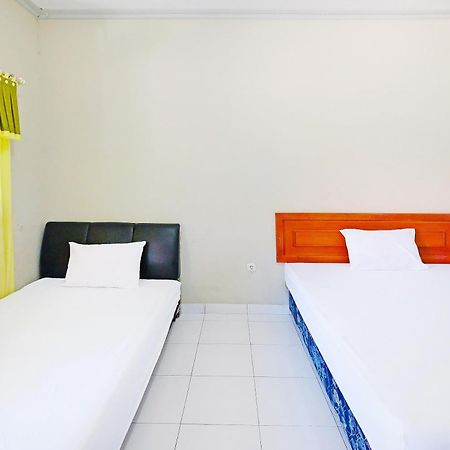 Collection O 91046 Hotel Remaja Indah Masamba Exterior photo