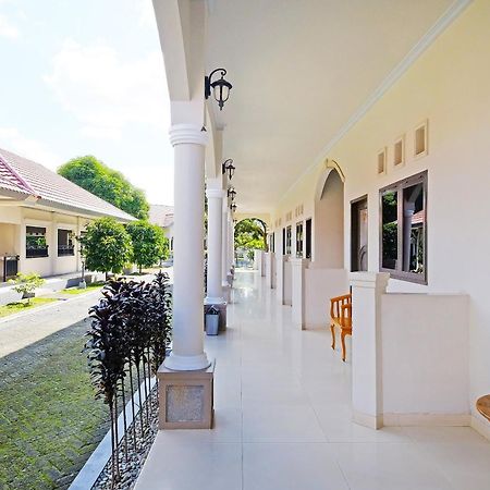 Collection O 91046 Hotel Remaja Indah Masamba Exterior photo