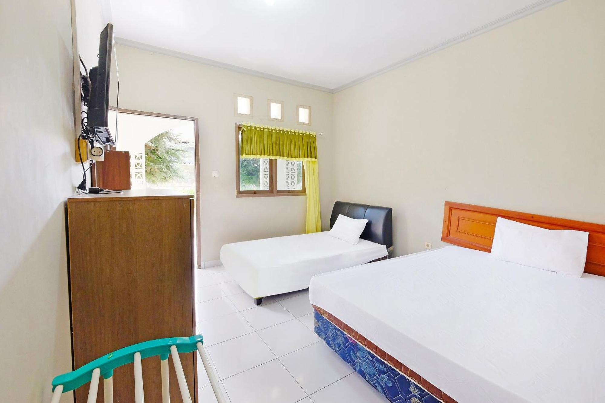 Collection O 91046 Hotel Remaja Indah Masamba Exterior photo