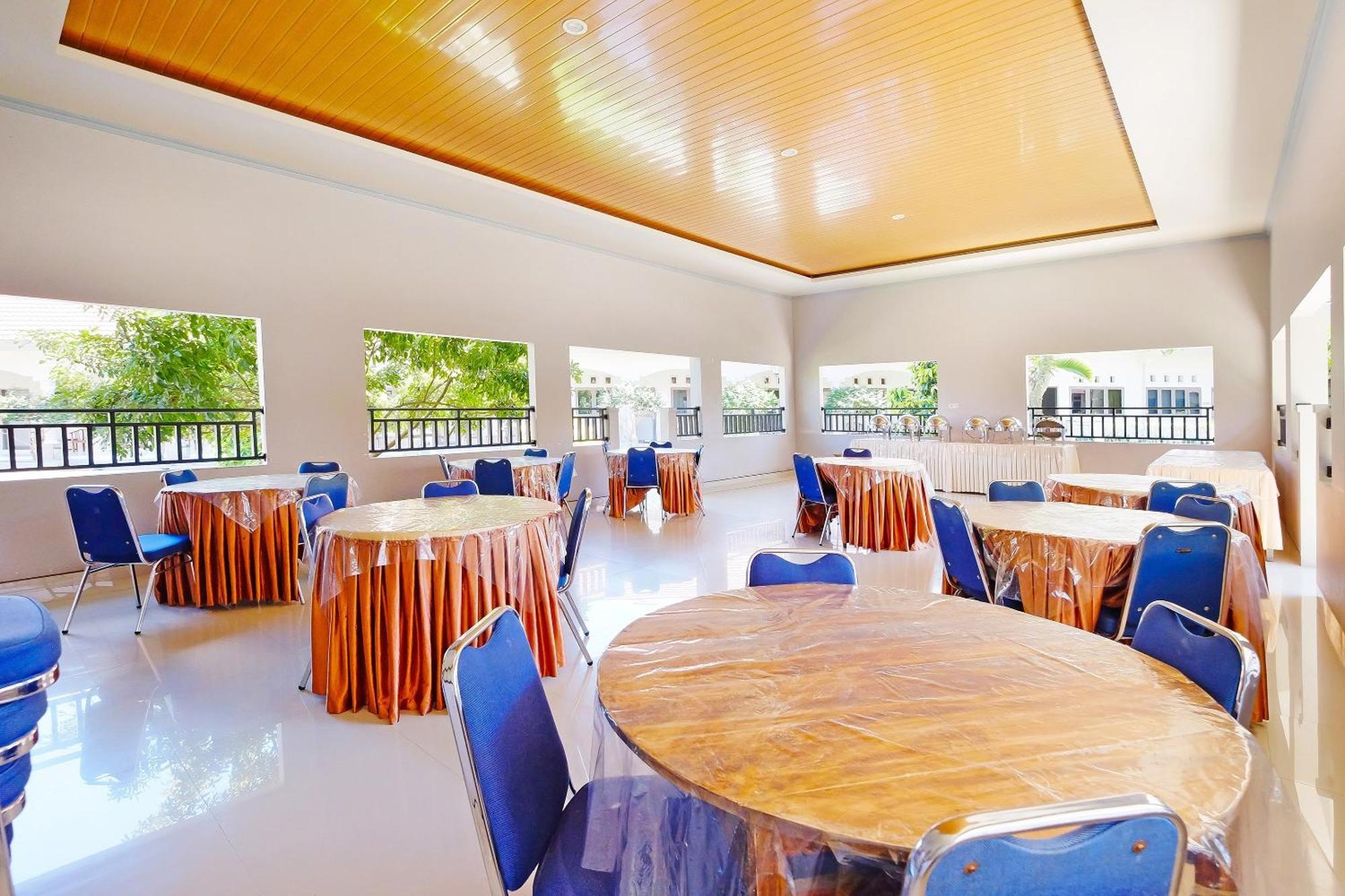 Collection O 91046 Hotel Remaja Indah Masamba Exterior photo